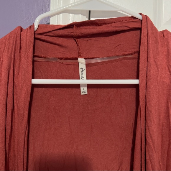 Sleeveless Cardigan - Picture 2 of 4